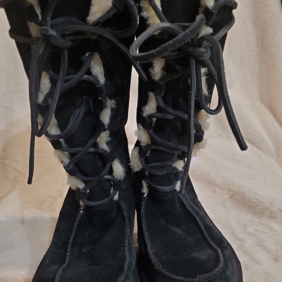 Ugg Suede Lace Up Boots - Picture 3 of 13